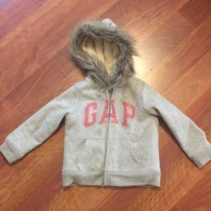 Gap sweater